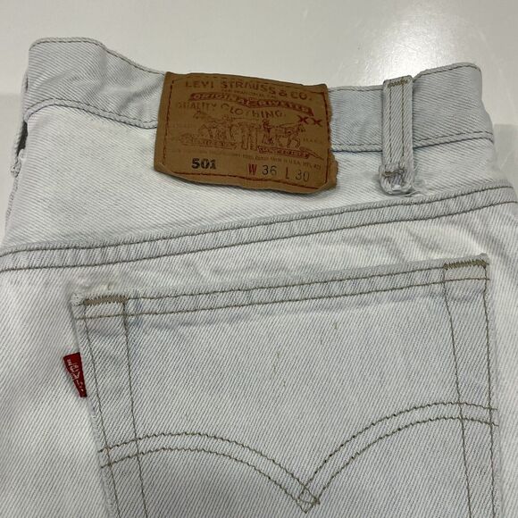 VTG 90’s Levi’s 501 White Straight Denim Blue Jeans Distressed Actual Size 34x28 - Picture 4 of 11